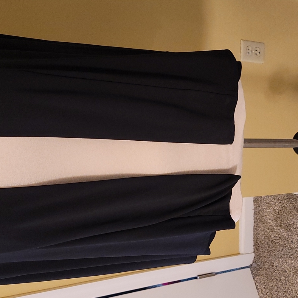 Black Open Front - Picture 3 of 8